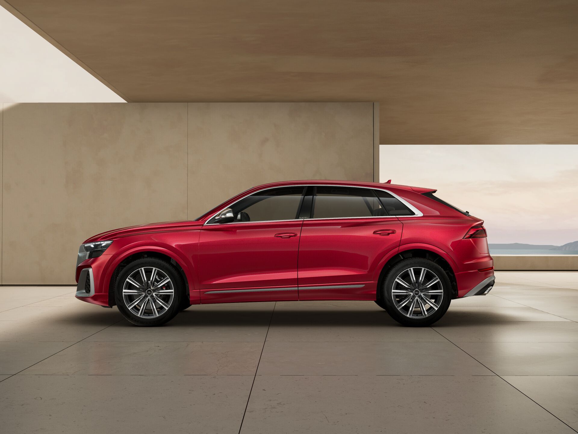SQ8 SUV EXTERIOR-PARALLEL-SIDE