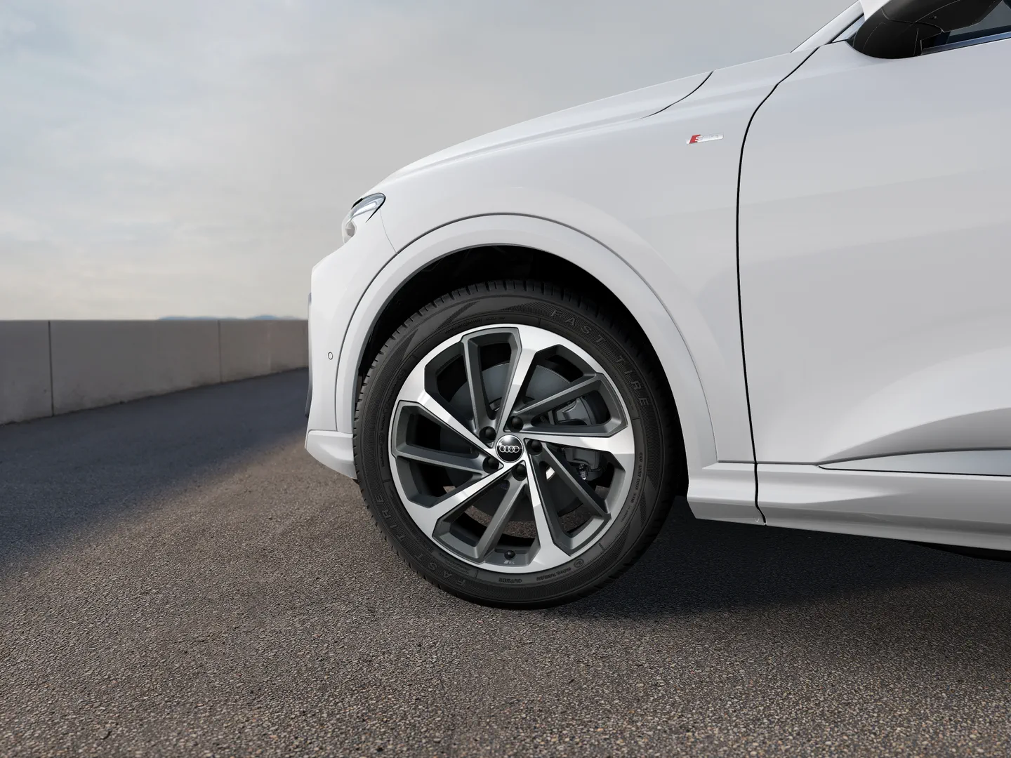Image about Audi Q5 SUV TDI quattro 150 kW sport