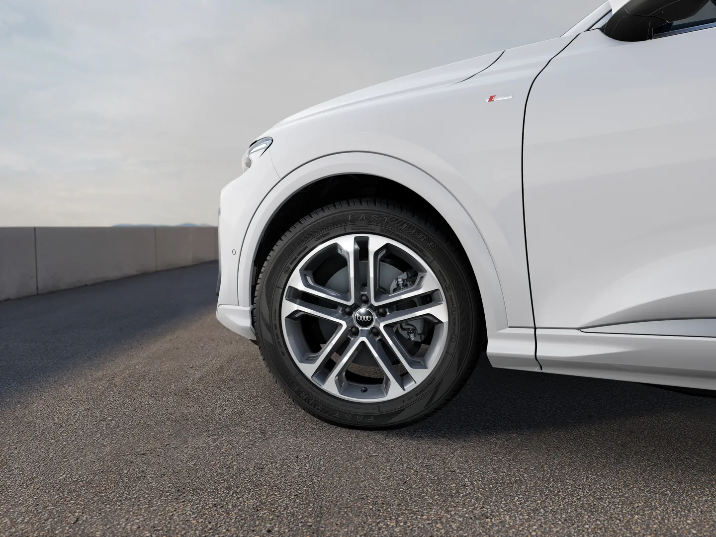 Image about Audi Q5 SUV TDI quattro S tronic