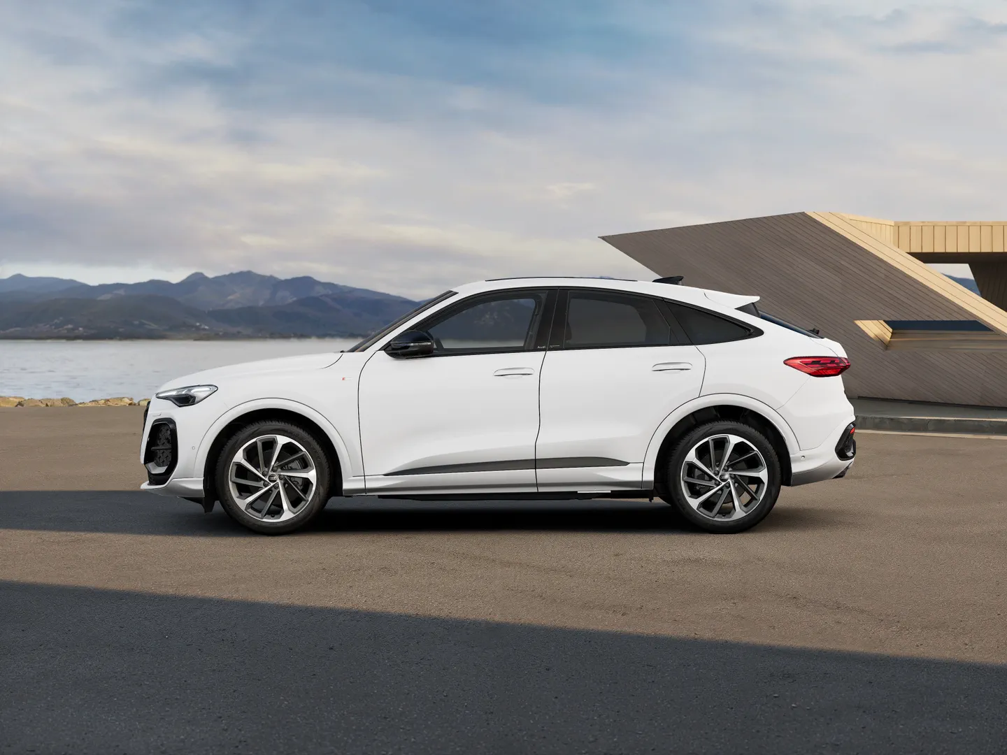 Image about Audi Q5 Sportback TFSI S tronic