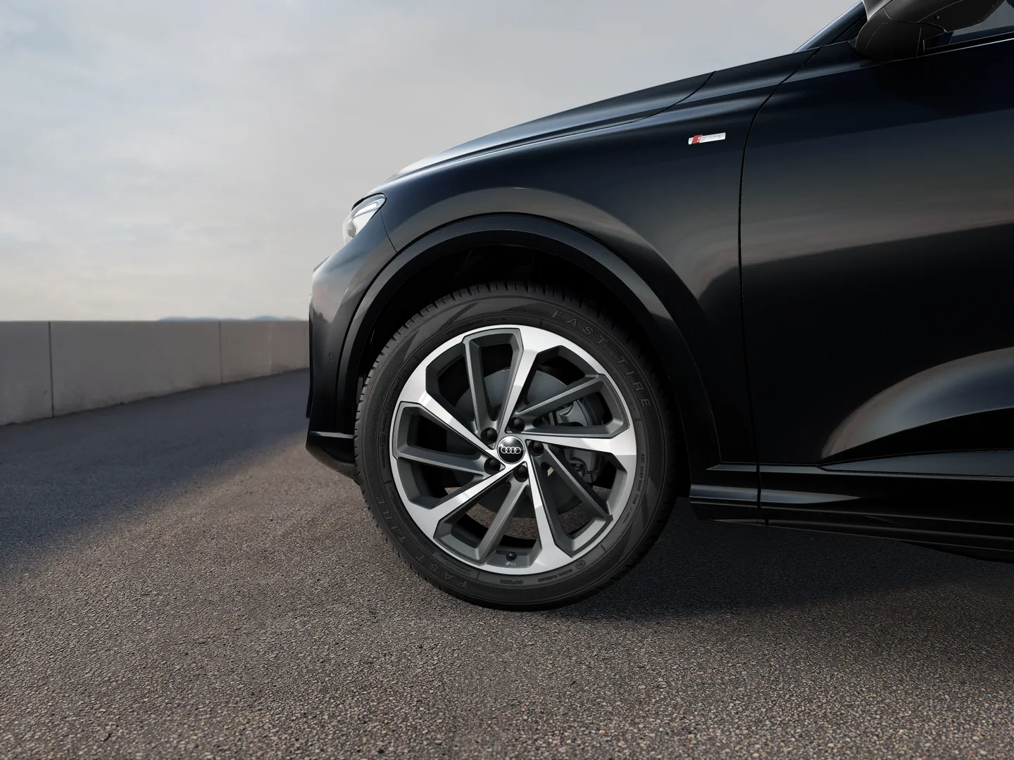 Image about Audi Q5 Sportback TFSI S tronic