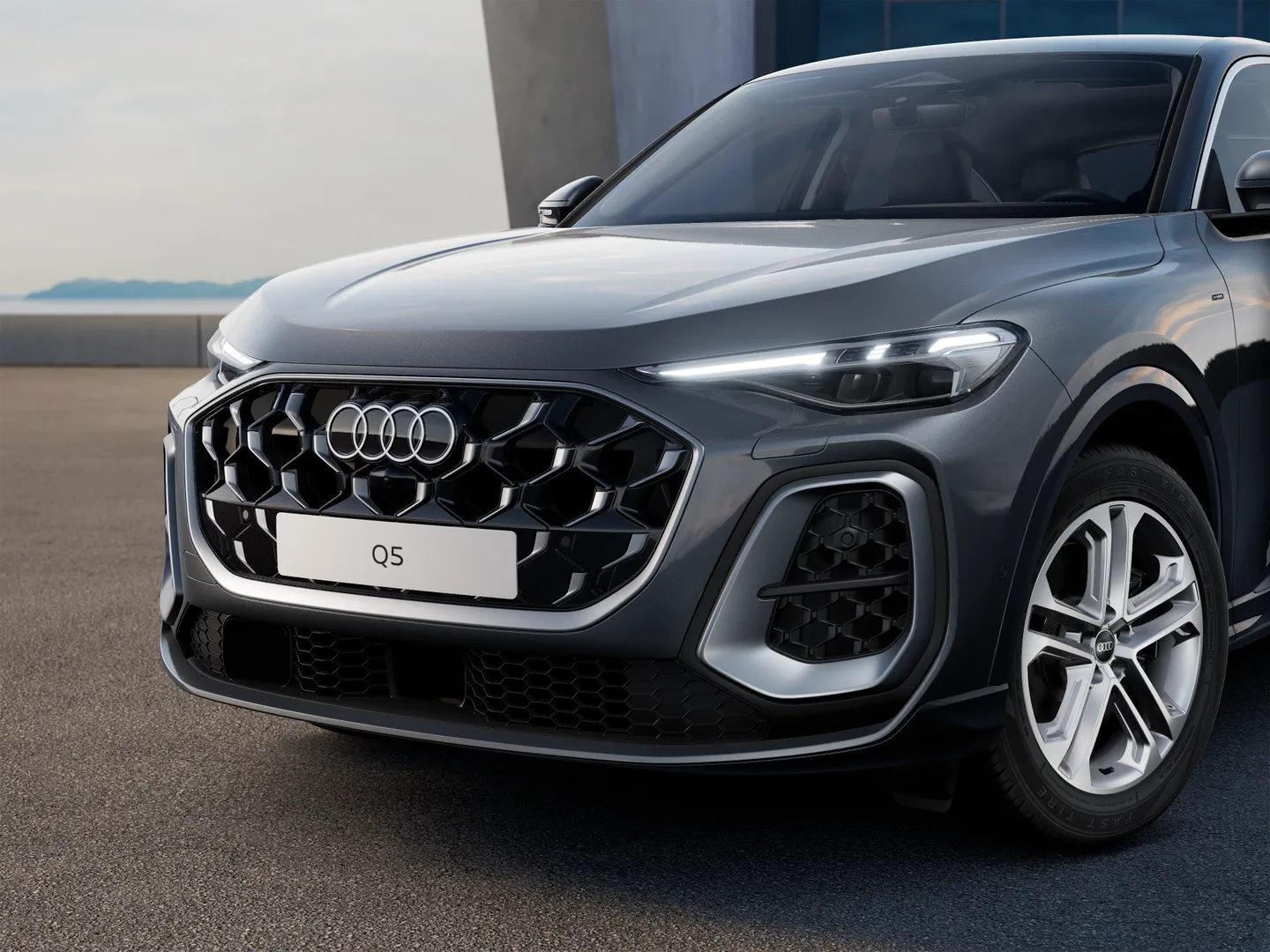 Zdjęcie&nbsp;Audi Q5 Sportback e-hybrid&nbsp;e-hybrid quattro 220 kW S tronic&nbsp;– Ujęcie: reflektory