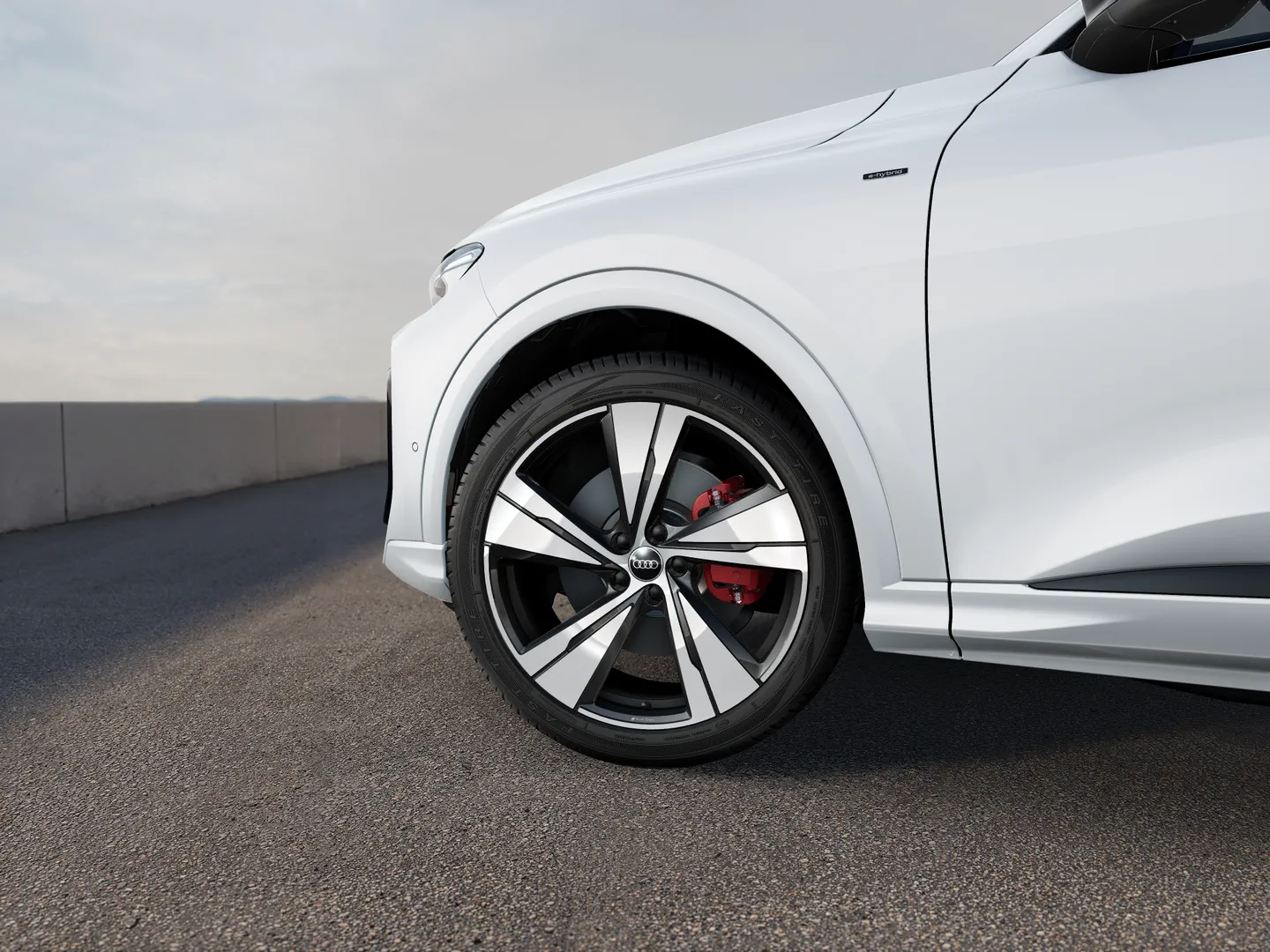 Image about Audi Q5 SUV e-hybrid quattro S tronic