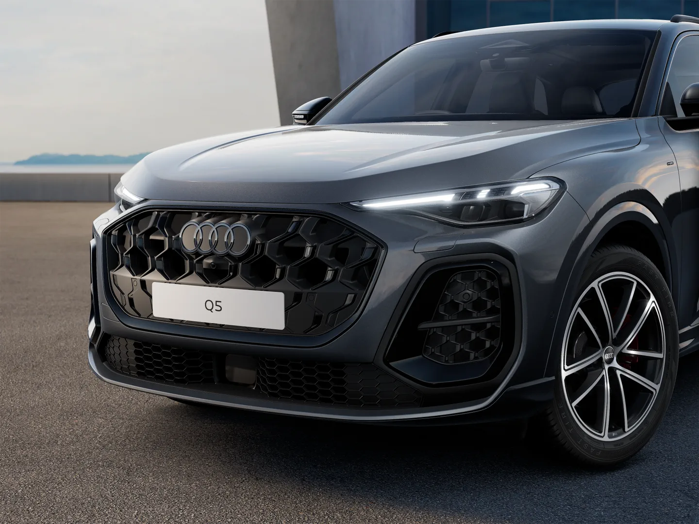 Image about Audi Q5 SUV e-hybrid quattro S tronic