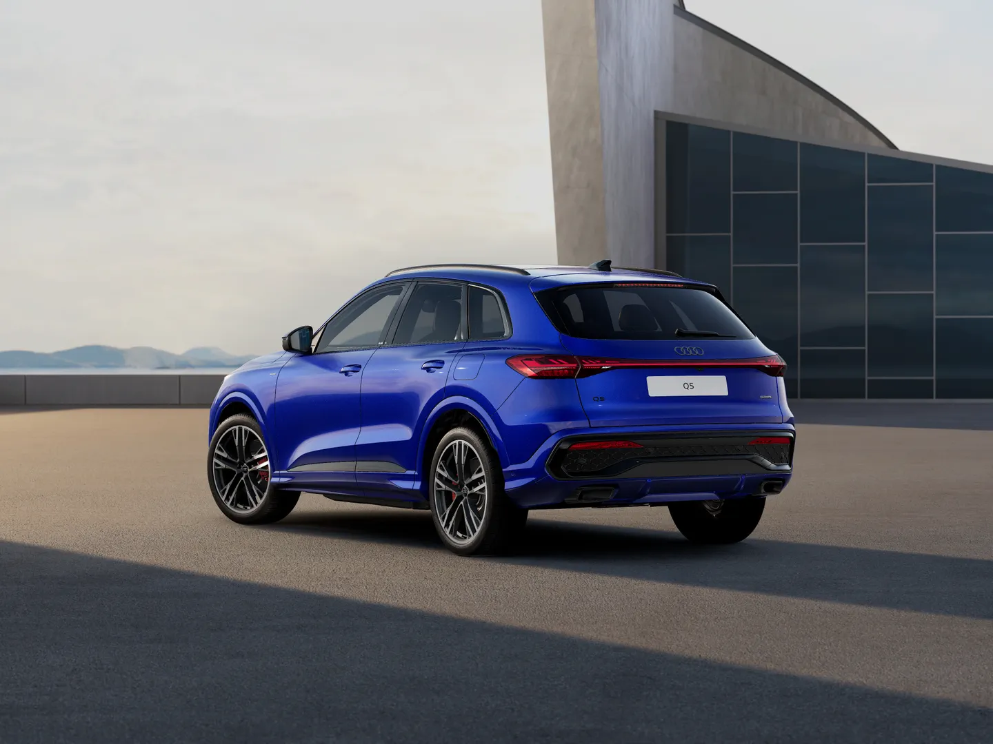 Image about Audi Q5 SUV e-hybrid quattro S tronic
