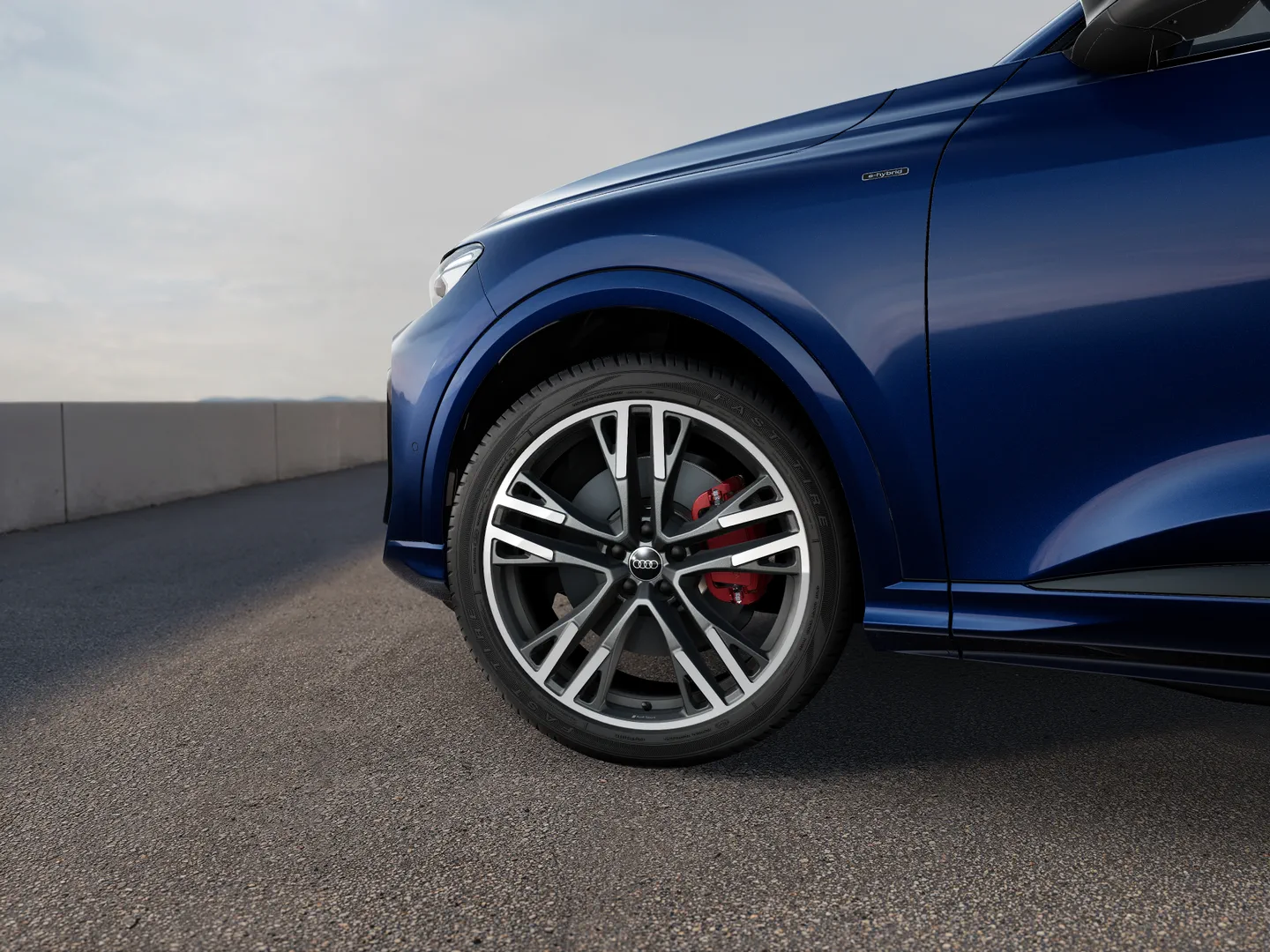 Image about Audi Q5 SUV e-hybrid quattro S tronic