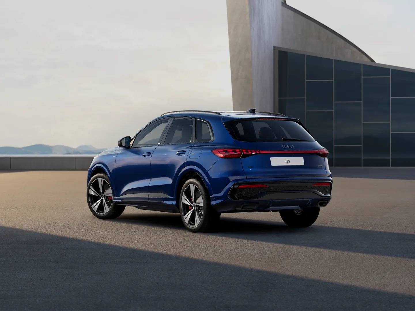 Image about Audi Q5 SUV e-hybrid quattro S tronic