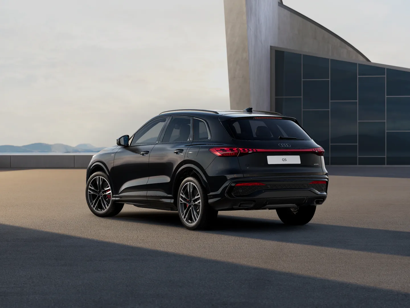 Image about Audi Q5 SUV e-hybrid quattro S tronic