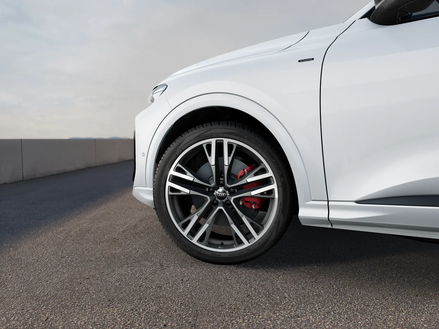 Image about Audi Q5 SUV e-hybrid quattro S tronic