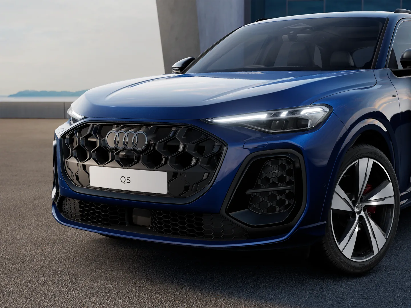 Image about Audi Q5 SUV e-hybrid quattro S tronic