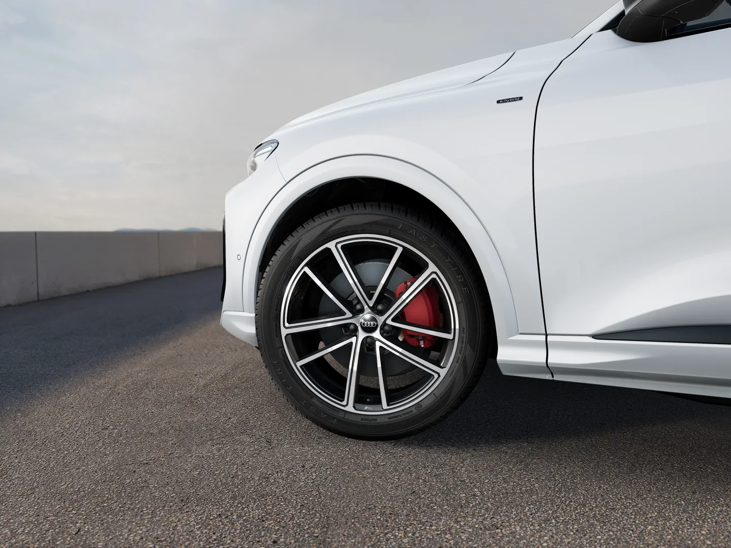 Image about Audi Q5 SUV e-hybrid quattro S tronic
