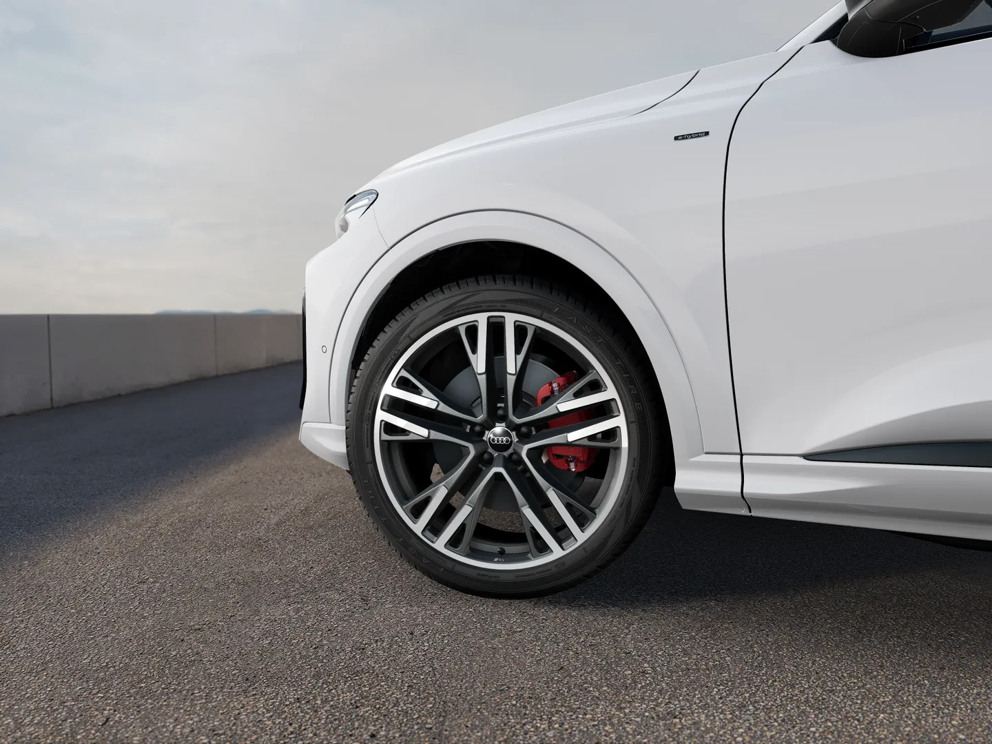 Image about Audi Q5 SUV e-hybrid quattro S tronic