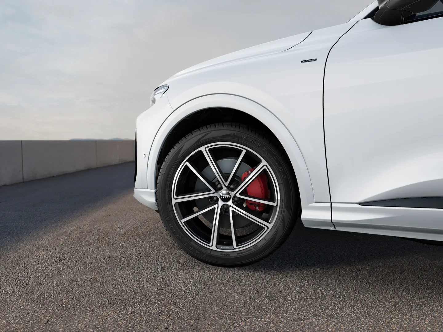 Image about Audi Q5 SUV e-hybrid quattro S tronic