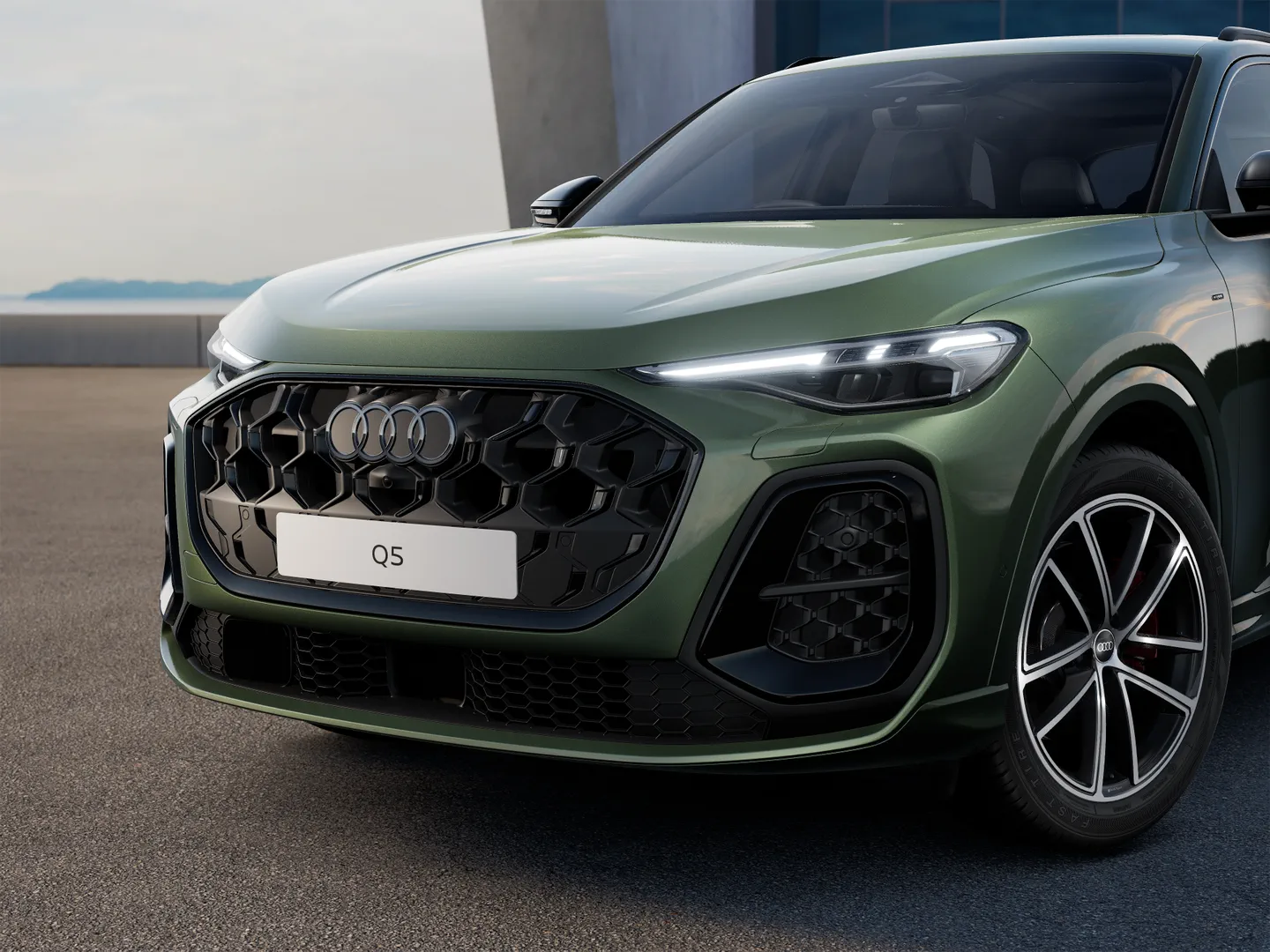 Image about Audi Q5 SUV e-hybrid quattro S tronic