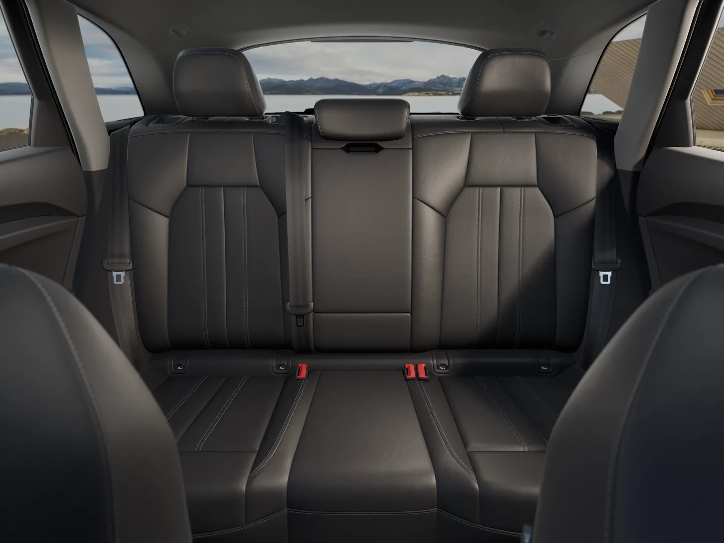 Zdjęcie Audi Q5 SUV TFSI 150 kW S tronic – Ujęcie: tylne fotele