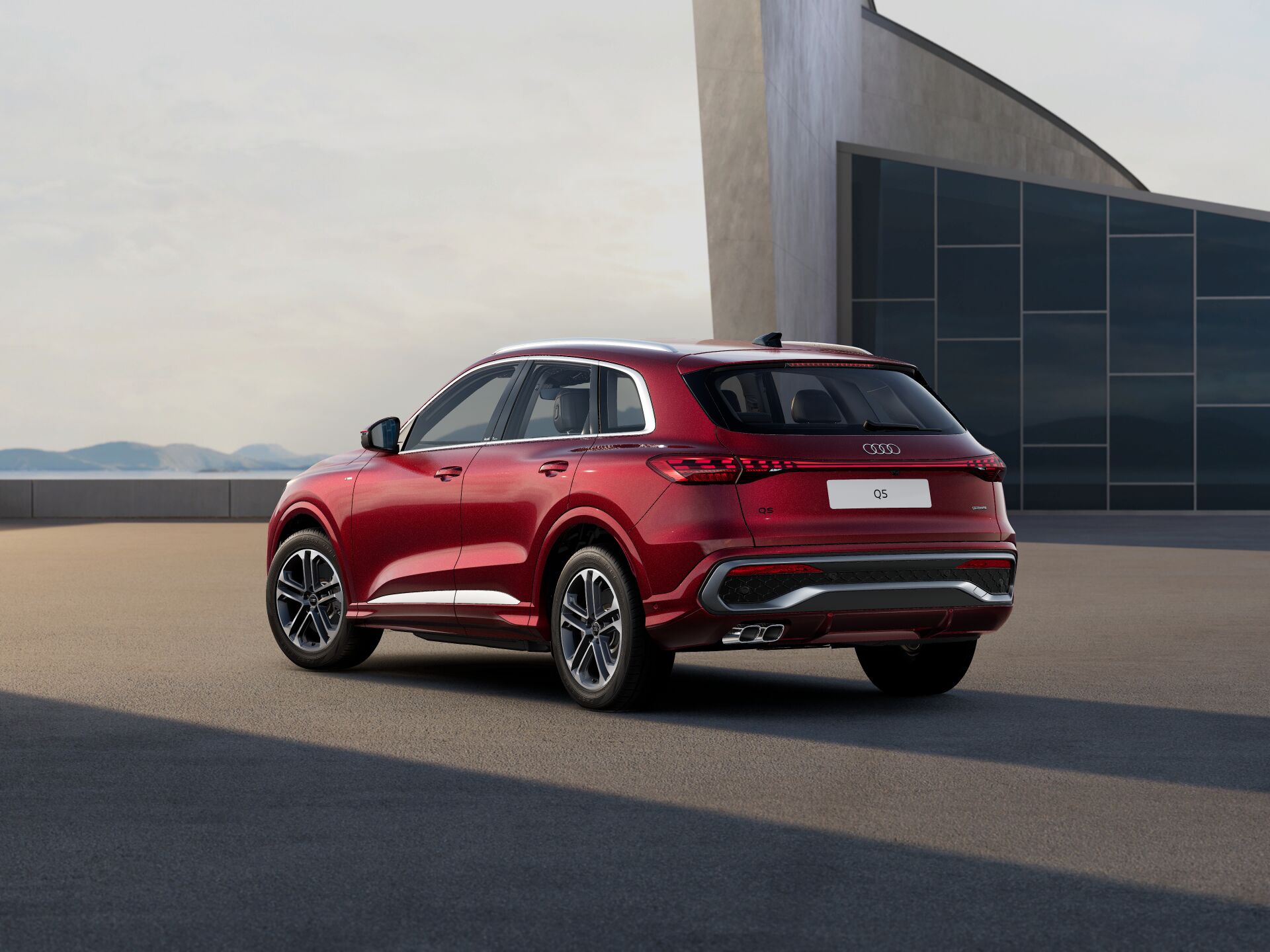 Q5 EXTERIOR-REAR-3-4