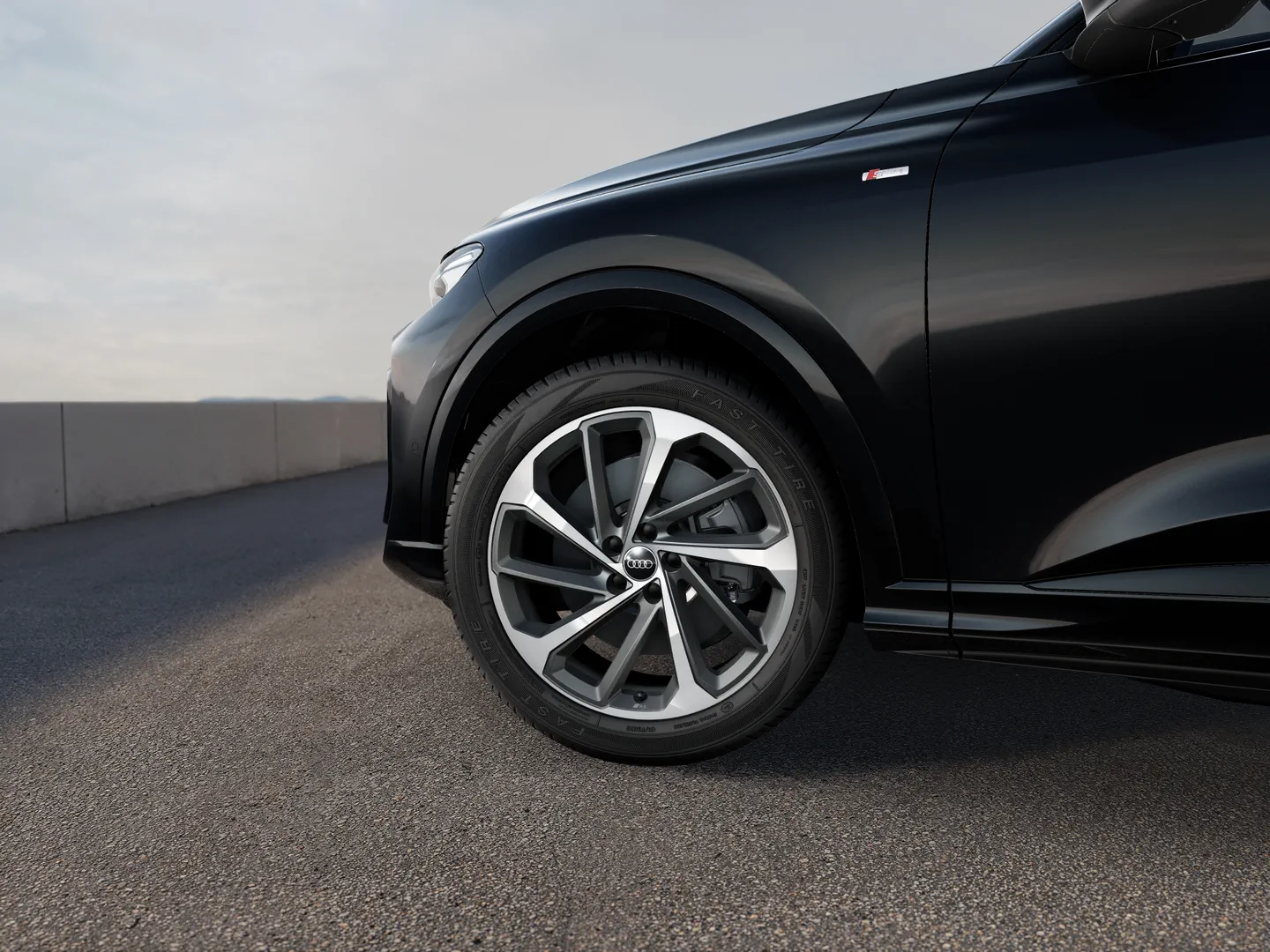 Image about Audi Q5 SUV TDI quattro 150 kW