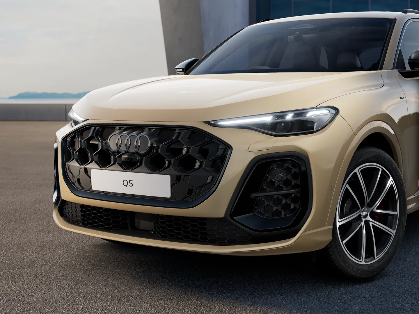 Image about Audi Q5 SUV e-hybrid quattro S tronic