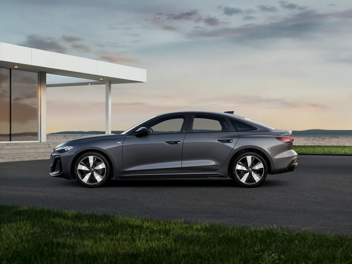 Zdjęcie Audi A5 Sedan TFSI 110 kW S tronic – Ujęcie: bok