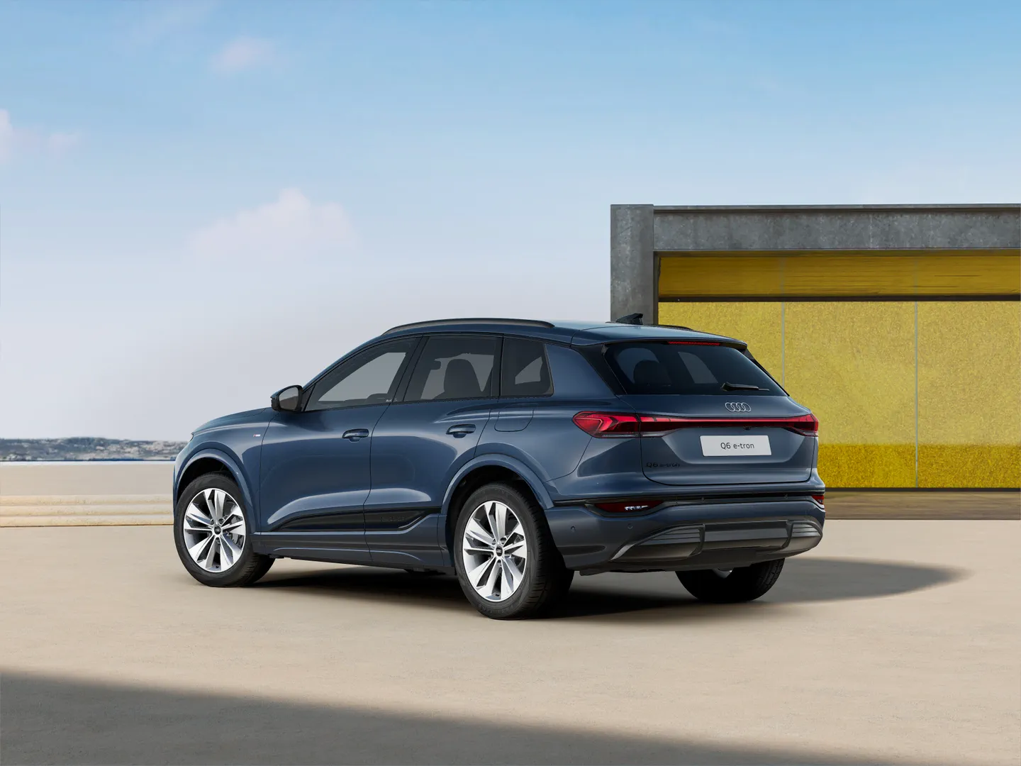 Zdjęcie Audi Q6 SUV e-tron e-tron 185,00 kW – Ujęcie: tył 3/4