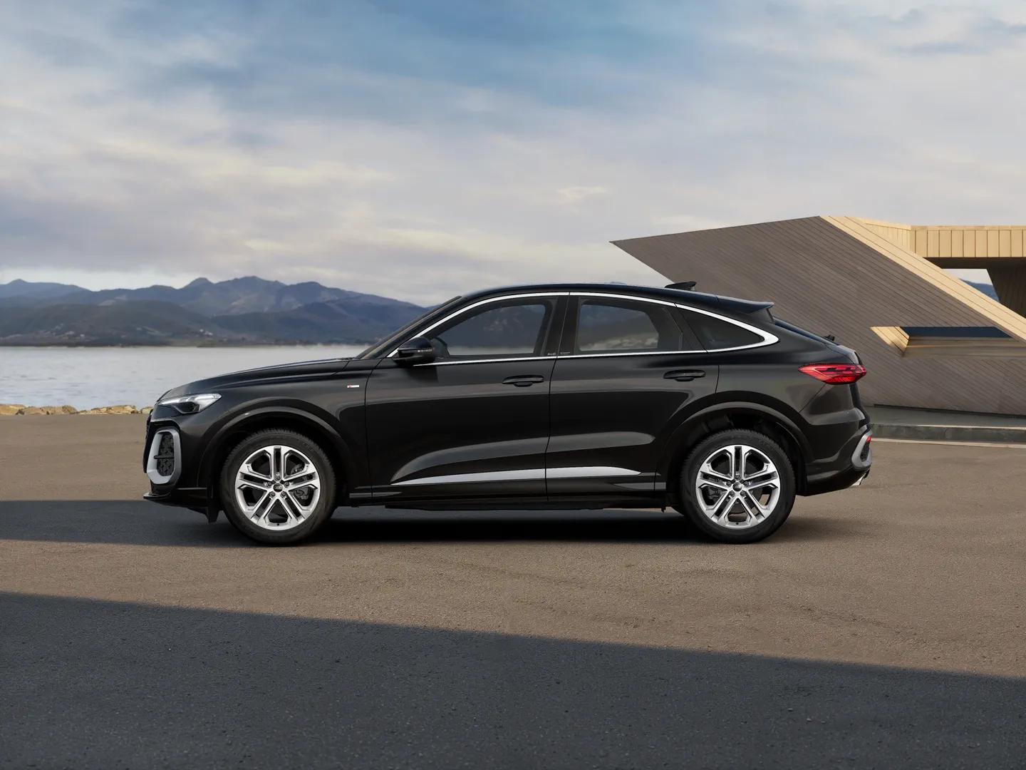 Zdjęcie&nbsp;Audi Q5 Sportback&nbsp;TFSI quattro 150 kW S tronic&nbsp;– Ujęcie: bok