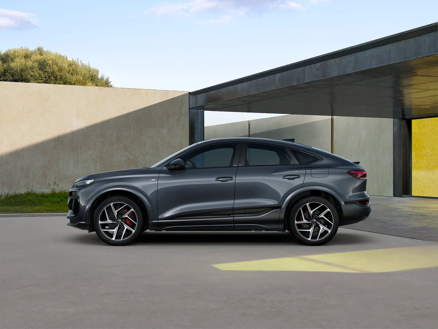 Zdjęcie&nbsp;Audi Q6 Sportback e-tron&nbsp;e-tron 185,00 kW&nbsp;– Ujęcie: bok