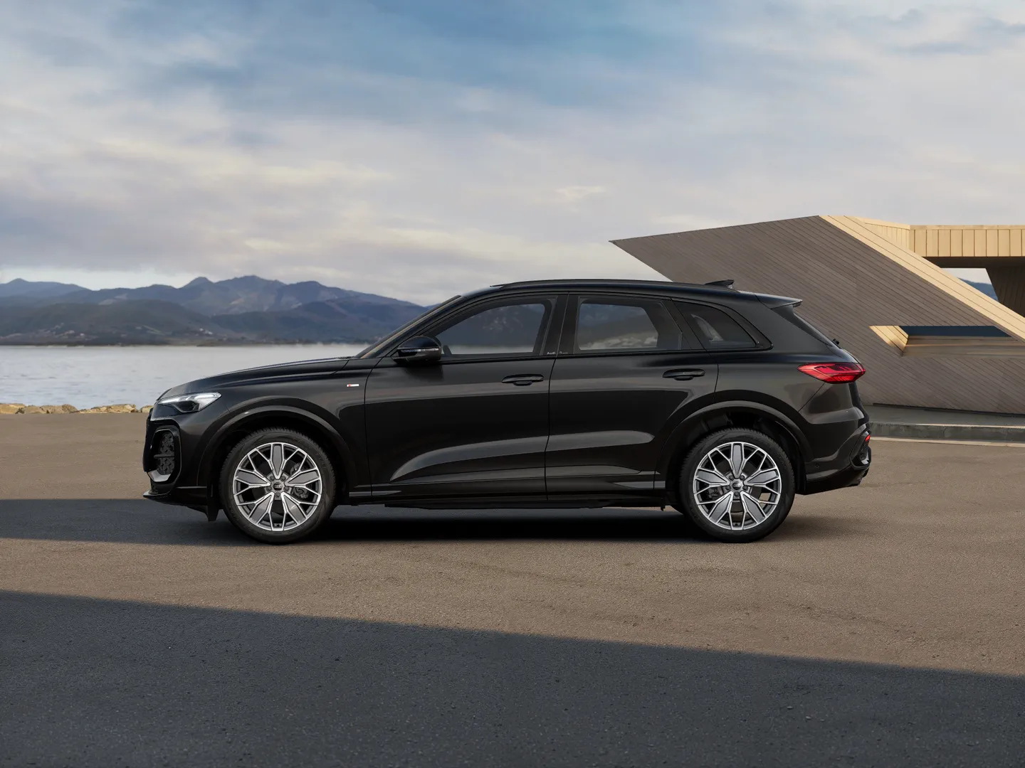 Image about Audi Q5 SUV TFSI quattro 200 kW sport