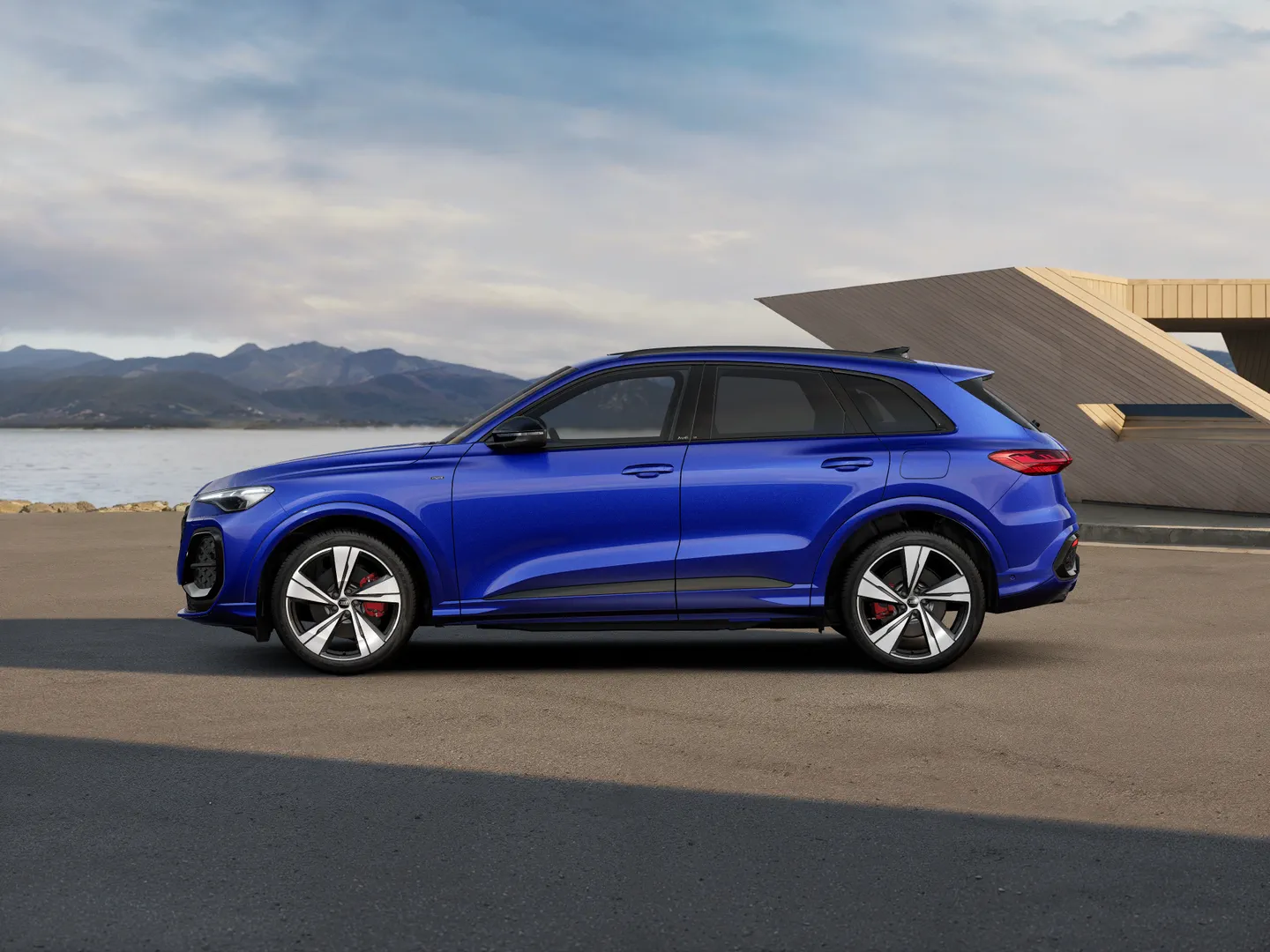Image about Audi Q5 SUV e-hybrid quattro S tronic