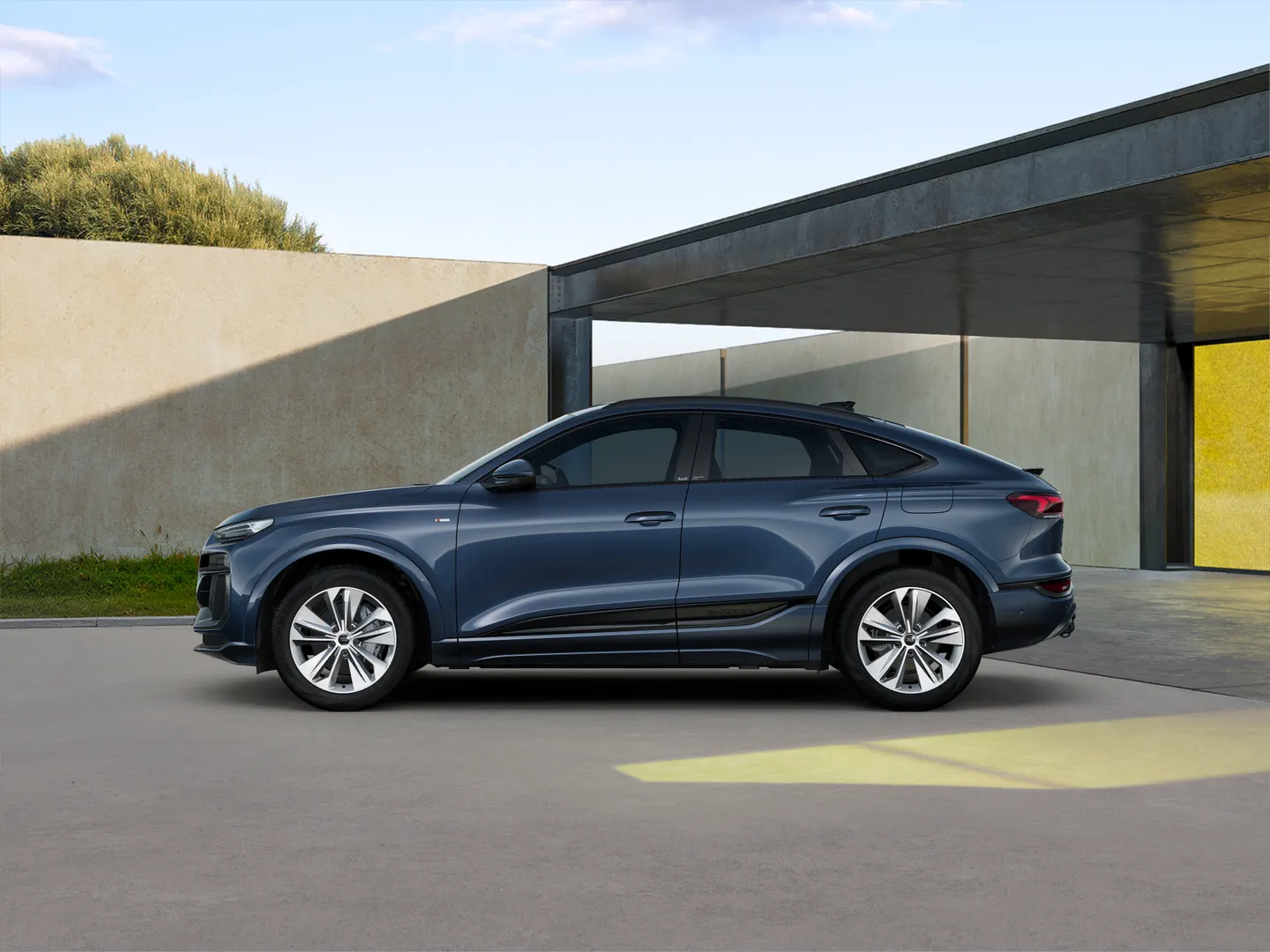 Zdjęcie Audi Q6 Sportback e-tron e-tron 185,00 kW – Ujęcie: bok