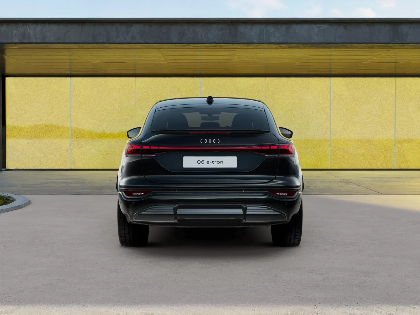 Zdjęcie&nbsp;Audi Q6 Sportback e-tron&nbsp;e-tron 185,00 kW&nbsp;– Ujęcie: tył