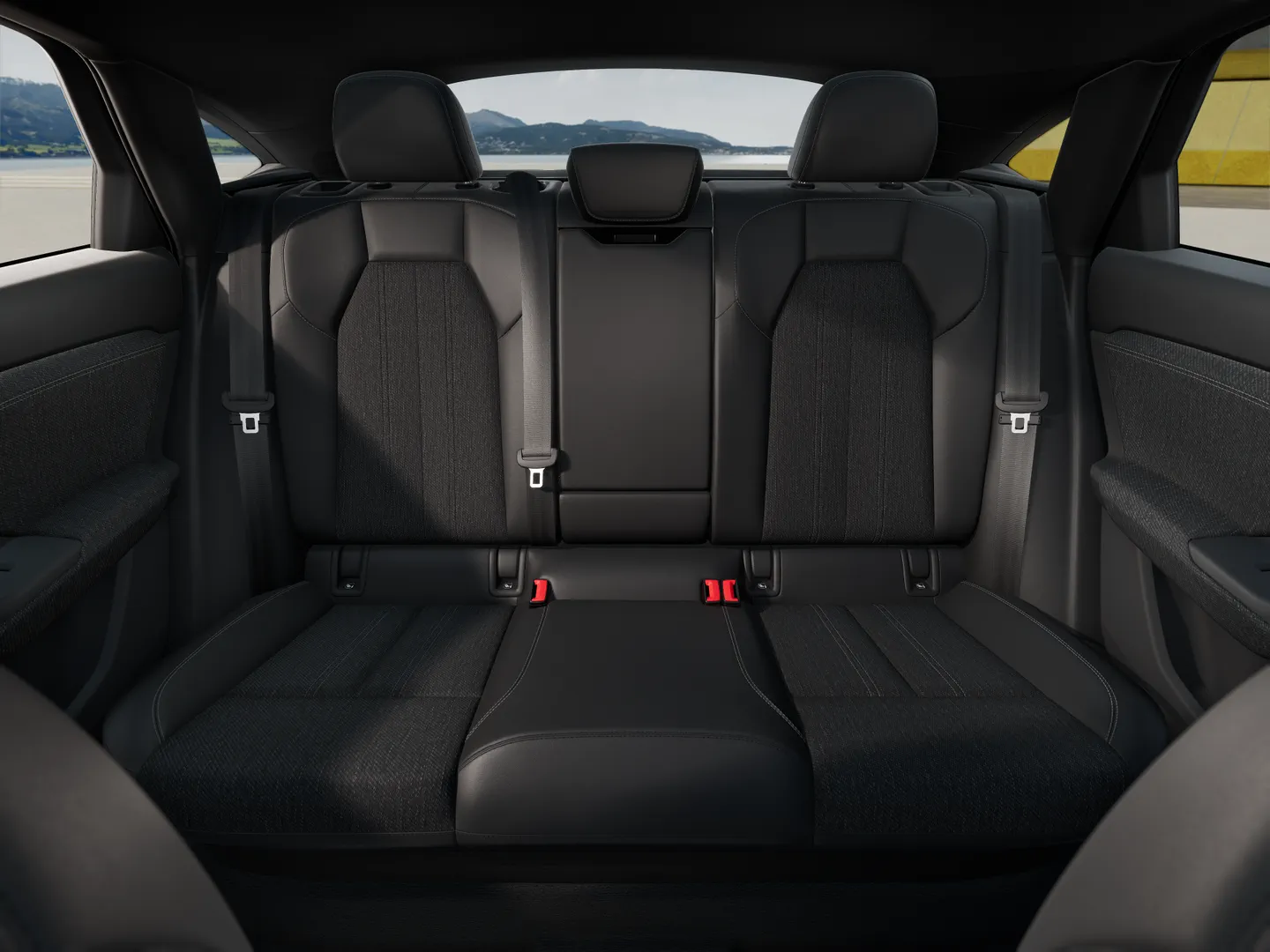 Zdjęcie Audi Q6 Sportback e-tron e-tron 185,00 kW – Ujęcie: tylne fotele