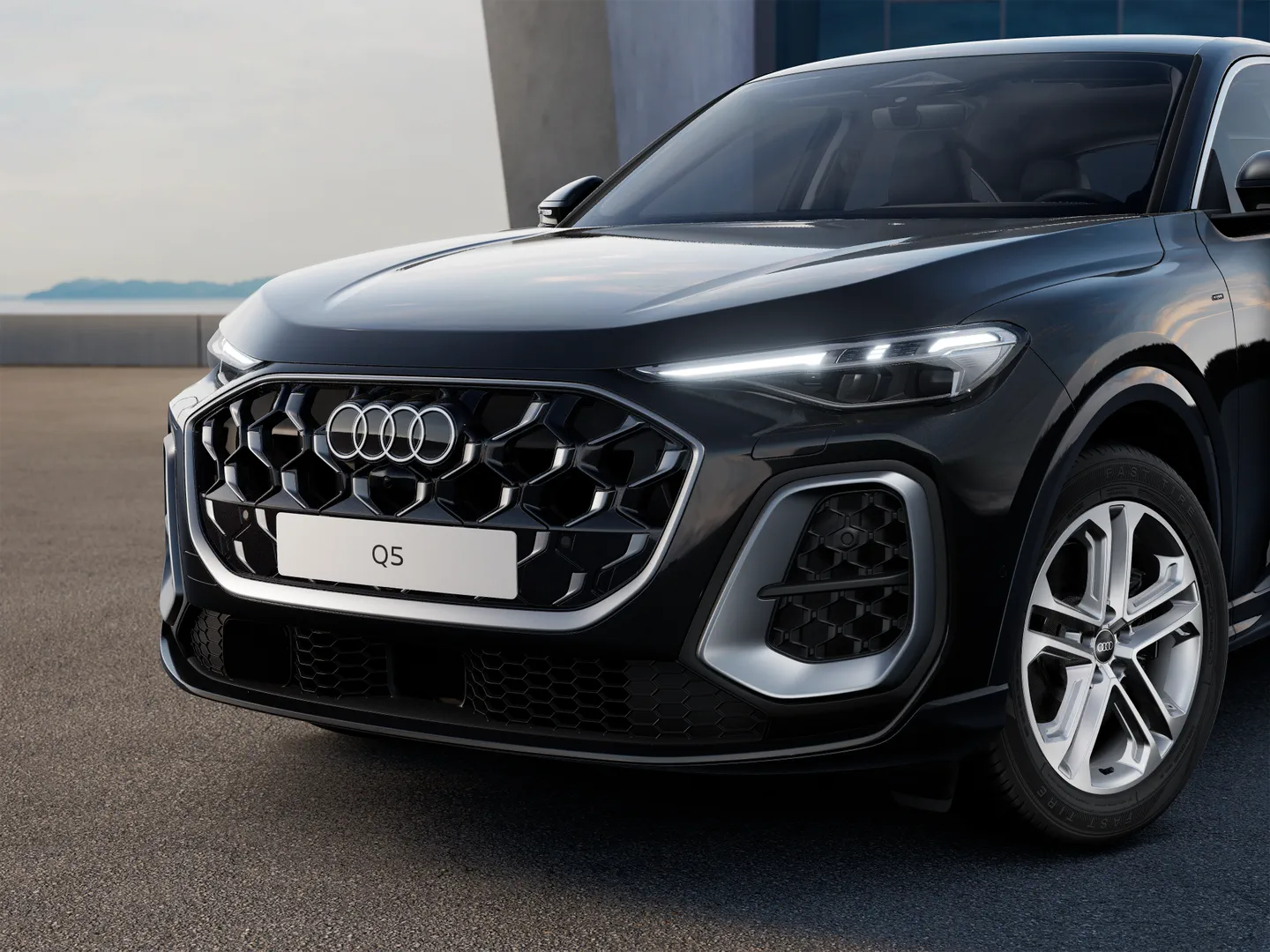 Zdjęcie&nbsp;Audi Q5 Sportback e-hybrid&nbsp;e-hybrid quattro 220 kW S tronic&nbsp;– Ujęcie: reflektory